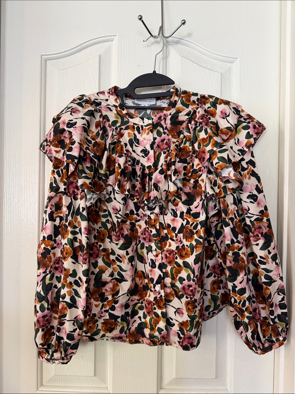 Floral Romantic Feminine Ruffle Button-Front Women's Top — Pink Multi